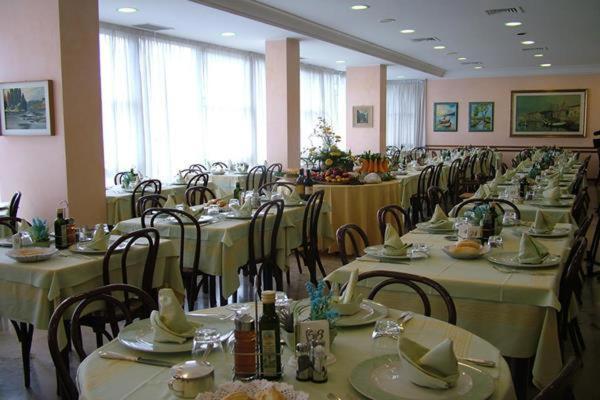 Hotel Abay Rimini Exterior photo